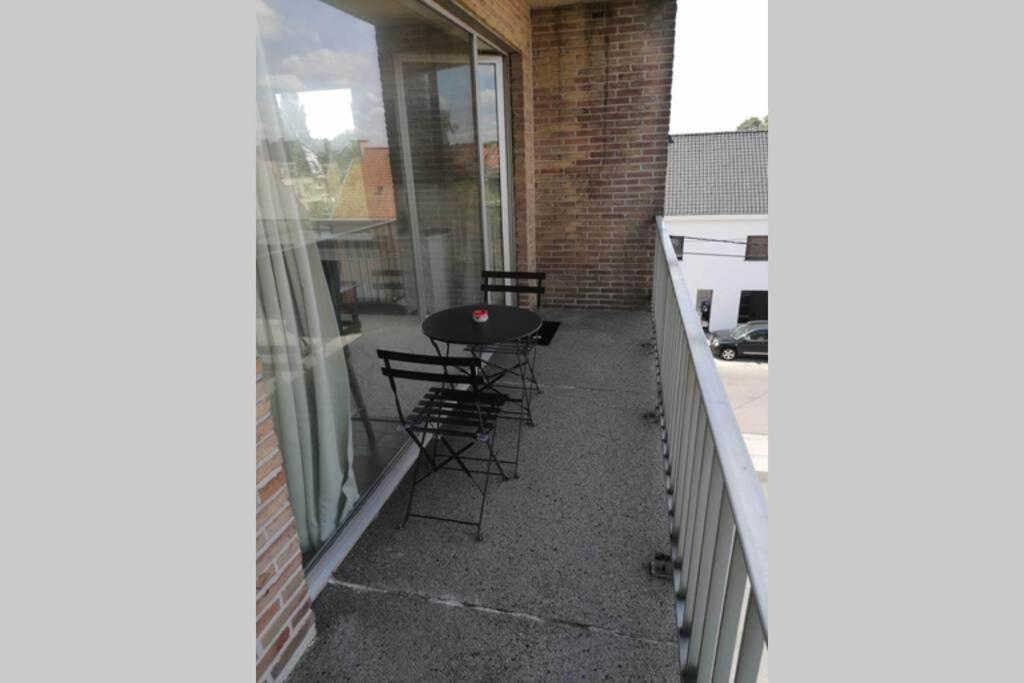 Modern And Private Studio With All Comfort! Lägenhet Roeselare Exteriör bild