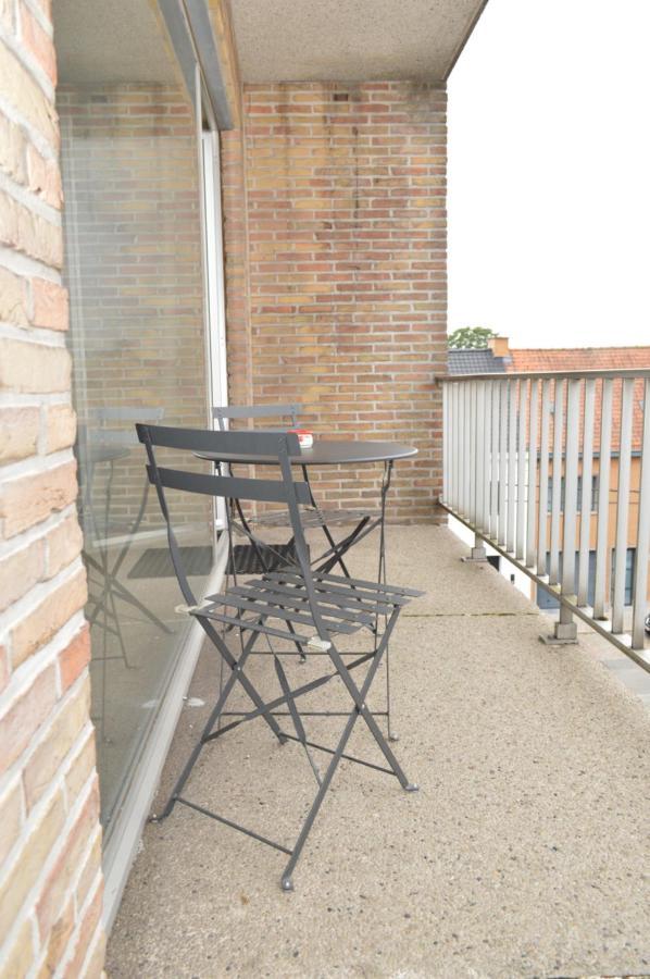 Modern And Private Studio With All Comfort! Lägenhet Roeselare Exteriör bild