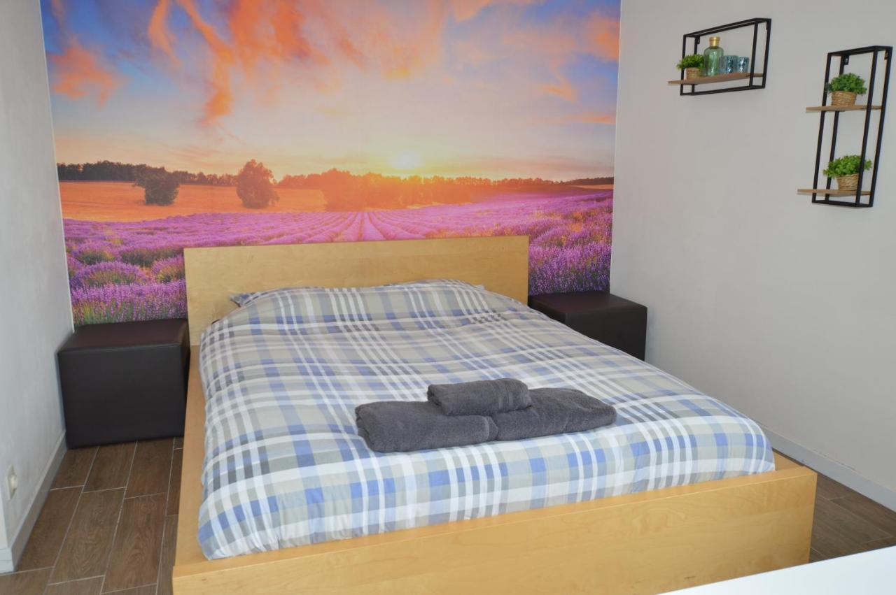 Modern And Private Studio With All Comfort! Lägenhet Roeselare Exteriör bild